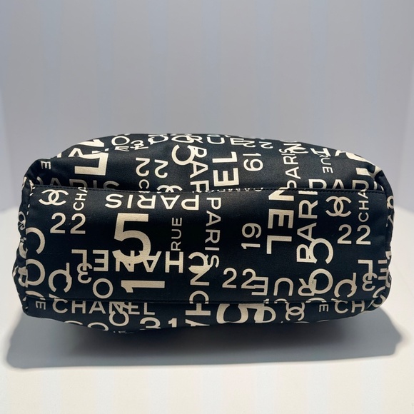 Chanel Vintage Rue Cambon Beach Tote~EUC - Picture 3 of 11